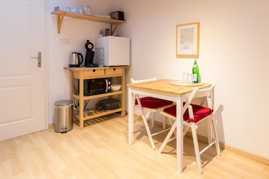 Apartment Wilhelmstr Fuer Bis Zu 3 Personen Brühl Dış mekan fotoğraf